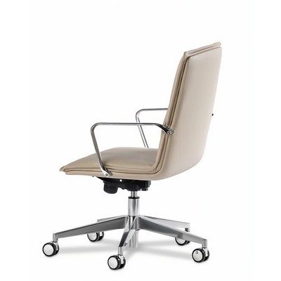 Epsilon S-Line B (Бежевая кожа) Кресло руководителя