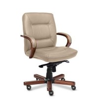 Senator B (Бежевая кожа/темный орех) Кресло руководителя